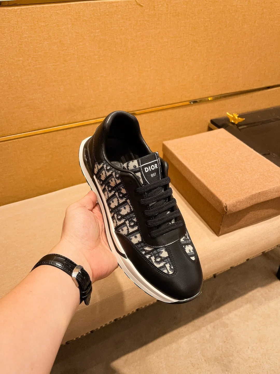 Men's men's shoes💰 420💰🔥【Dior】🔥Men's high-end brand of shoes official website 1:1 latest masterpiece: the upper is made of first-layer cowhide imported from Italy with a comfortable and breathable lining➕original non-slip and wear-resistant outsole🔥, making walking more convenient and comfortable! An exclusive new model, a stunning work, a beautiful 1:1 replica [color] compared to the official quality! Create a fashionable personality to set off your uniqueness! A must-have for trendy men! Classic 🔥Size: 38-44 Color: 🔥 2⃣️colors available🔥